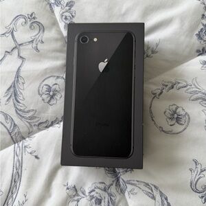 Apple iPhone 8 Box 64GB Space Gray (6)